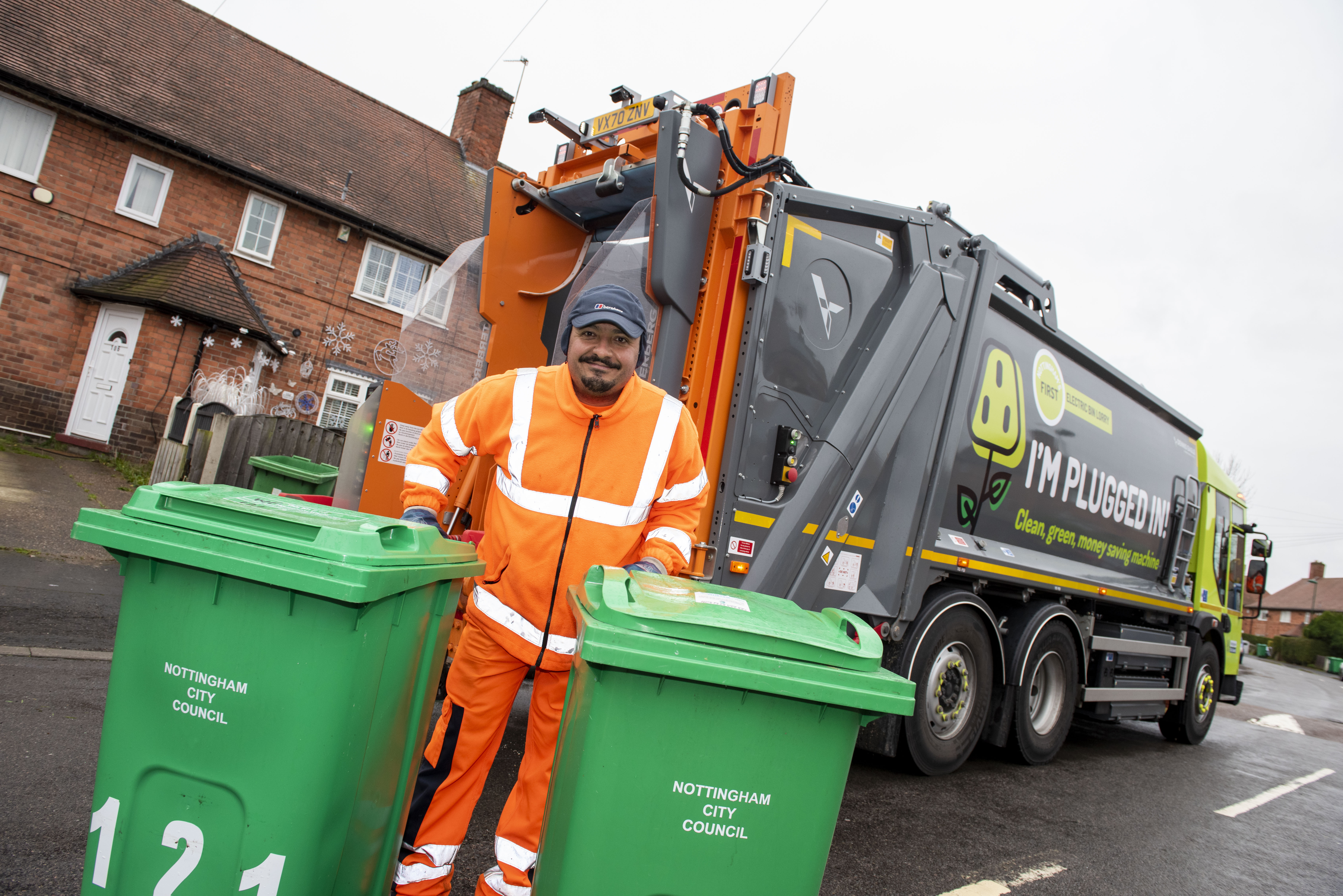 Nottingham, the Dennis Eagle eCollect out on the streets of Nottingham - Picture courtesy of Nottingham City Council.jpg