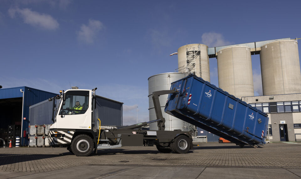 YT223CC side with container.jpg